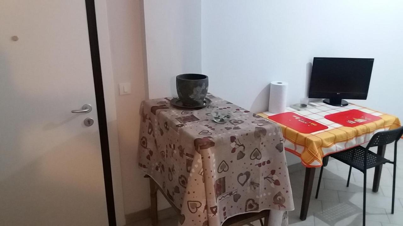 Emily'S Rooms "Villa Romana" Cir17067 デセンツァーノ・デル・ガルダ エクステリア 写真